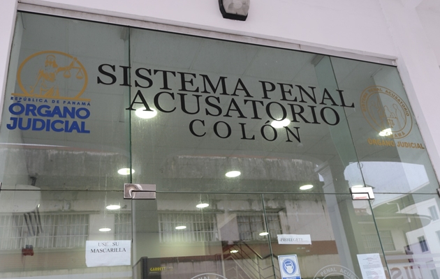 Members of the Sección de Atención Primaria working during the four-day carnival in Colón, photo by Diómedes Sánchez, showing prosecutors or staff on duty