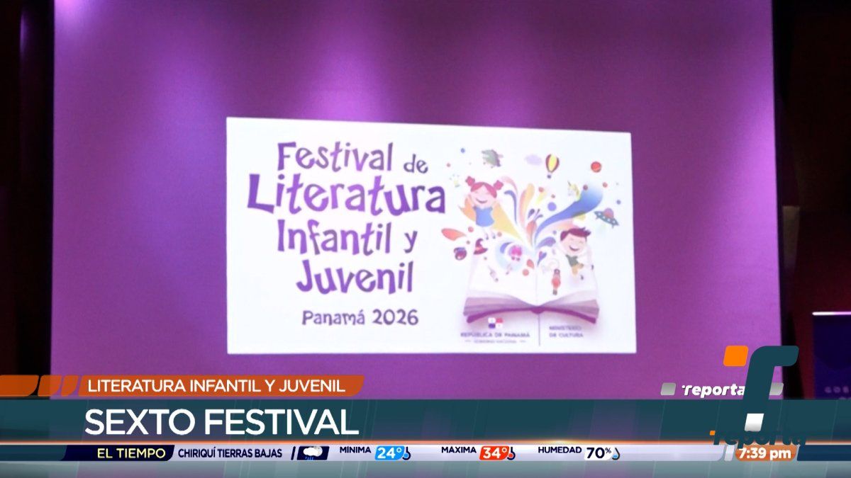 Families and children attending a literature festival event at the Ciudad de las Artes, with books and activities to promote reading