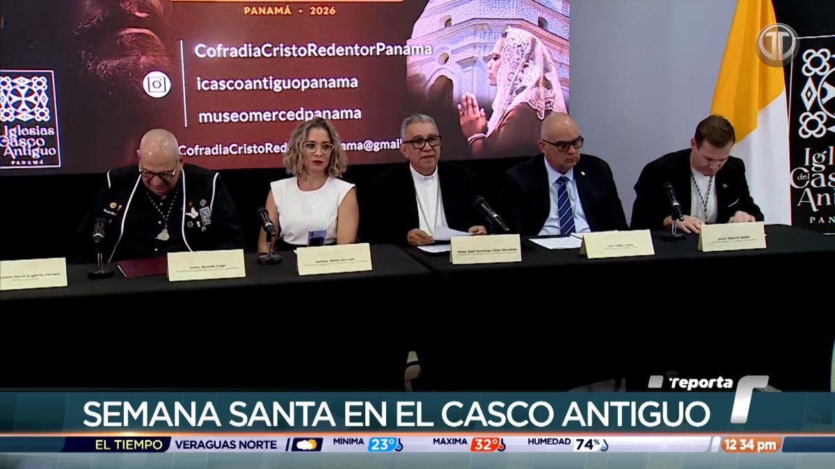 Crowds and decorated streets in Casco Antiguo, Panama City, during Holy Week celebrations