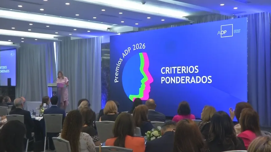 Businesswomen in a corporate boardroom discussing around a conference table, symbolizing female board representation in Panama