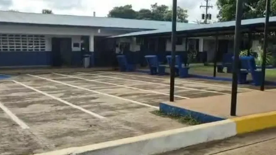 Clinic entrance in Veraguas where a student injured in a school incident was taken