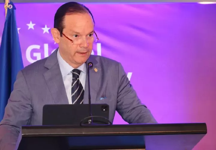 Foreign Minister Javier Martínez-Acha speaking at the EU-Central America Forum 2026 with forum backdrop and delegates