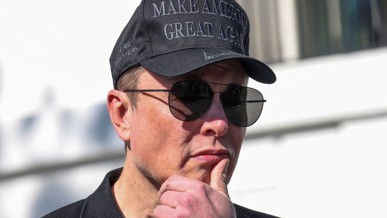 Elon Musk in formal attire with a courthouse façade in the background, representing the California jury verdict in the Twitter shareholder case