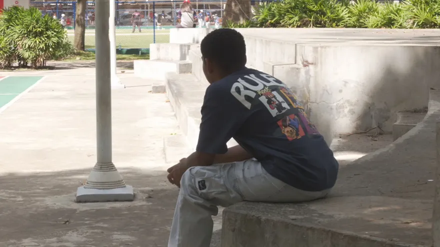 Social workers or community leaders discussing youth drug prevention in Panama