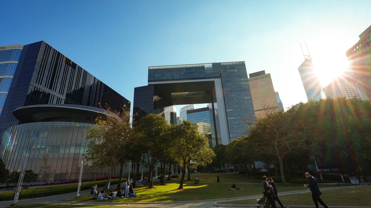 Hong Kong skyline with government buildings, symbolizing the city’s national security law debate and US travel alert