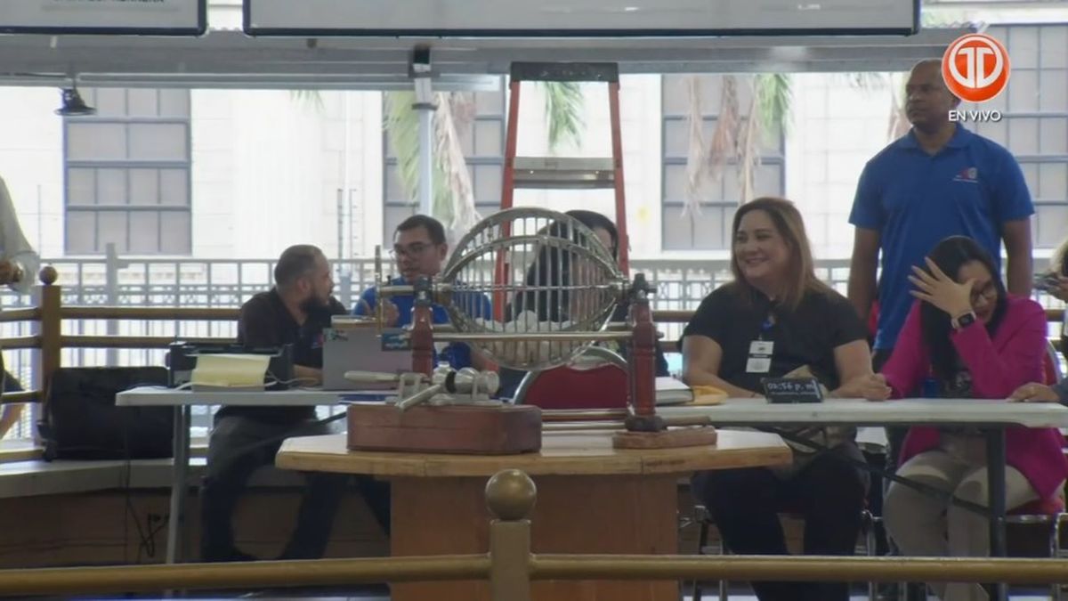 Screenshot from Telemetro video showing the Lotería Nacional draw board for March 15, 2026