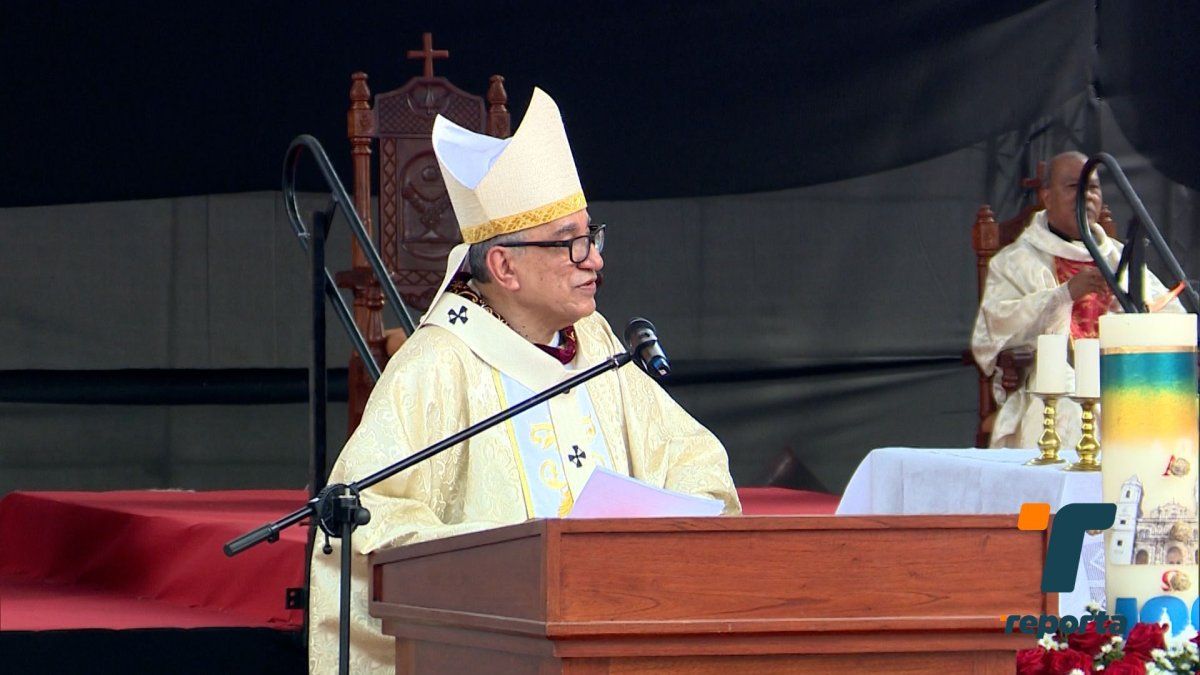 Archbishop José Domingo Ulloa speaking during a Catholic Eucharistic gathering in Panama City
