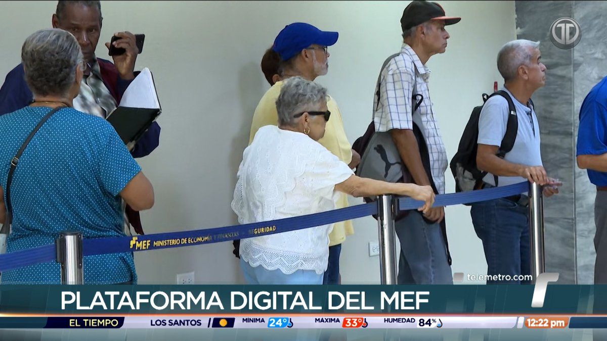 A government office setting with a finance ministry official discussing the Cepanim registration process