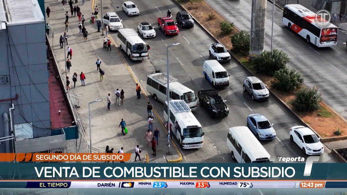 Transport drivers waiting with their vehicles at a fuel station in Panama Norte during subsidized fuel sales