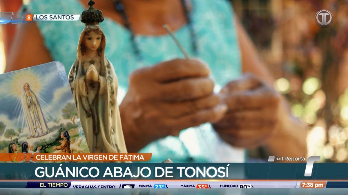 Residents in a rural Panamanian community preparing for a Virgen de Fátima religious celebration