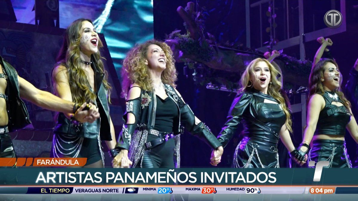 Panamanian singer Erika Ender performing on stage during a musical production in Mexico