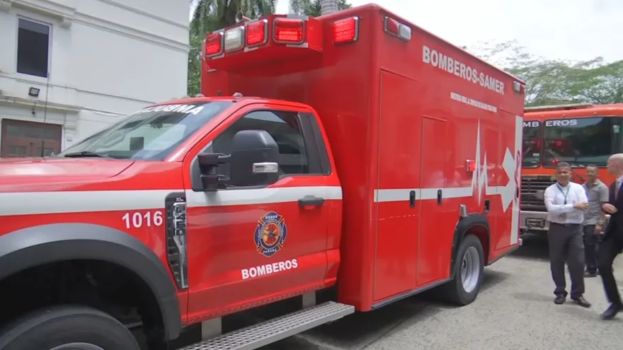 Firefighters inspecting the Ministry of Health building in Panama City after a gas-like odor prompted an evacuation