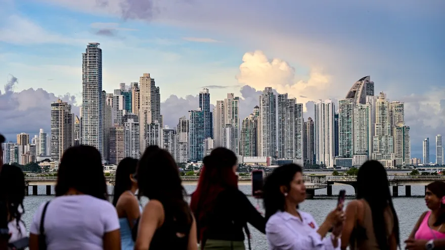 Business leaders in Panama discussing foreign investment and job creation at a formal meeting