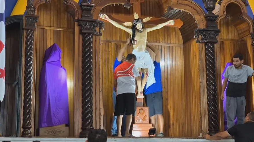 Pilgrims and devotees gathered at the Santo Cristo de Alanje sanctuary during Holy Week in Alanje, Chiriquí, Panama