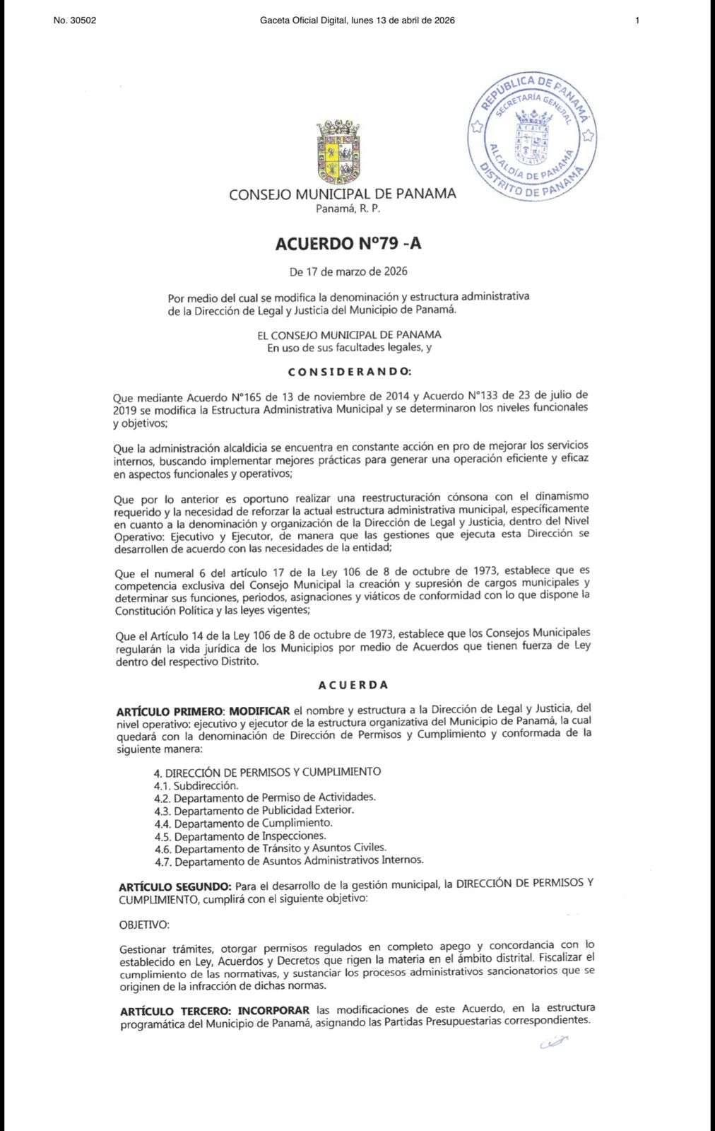 Municipal officials in Panama City reviewing permit modernization documents during a city government announcement