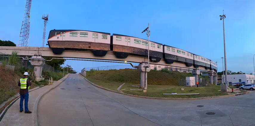 A Panama Metro Line 3 monorail train during testing on elevated tracks in Panama Oeste