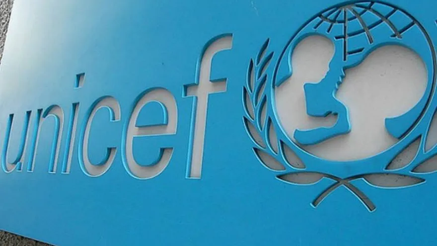 Panama’s flag displayed at a United Nations meeting room with delegates seated around a conference table