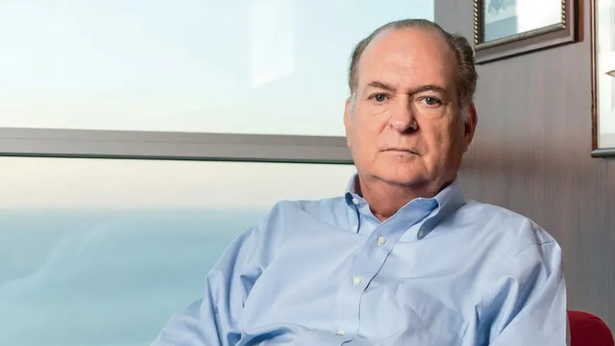 Business professionals in Panama gathered at a formal corporate event or chamber meeting