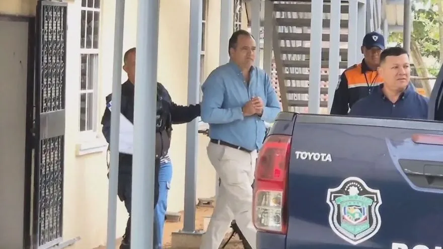 A courthouse in Panama with official proceedings related to a local government corruption case