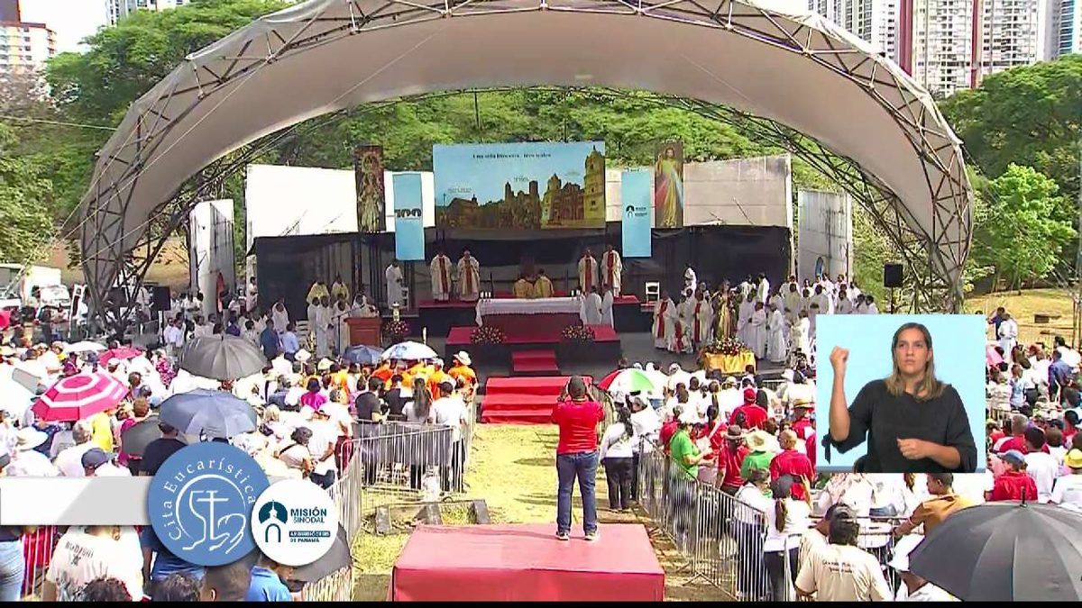 Catholic faithful gathered in Parque Omar in Panama City for a large outdoor Eucharistic celebration