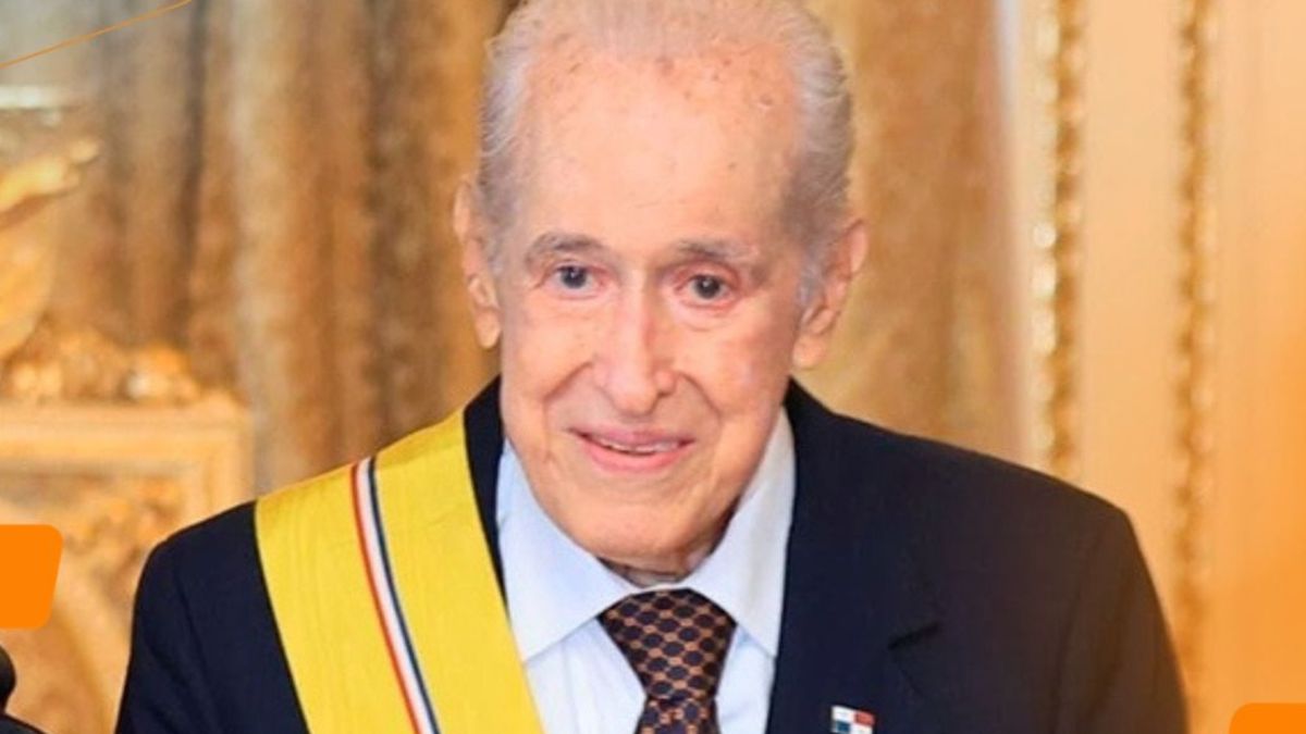 A symbolic image of Panama’s financial district or a banker’s desk representing the legacy of Luis Horacio Moreno Tejeira