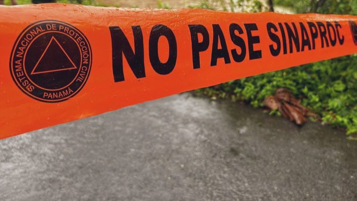 Emergency responders and holiday visitors in Panama during a busy Holy Week operation