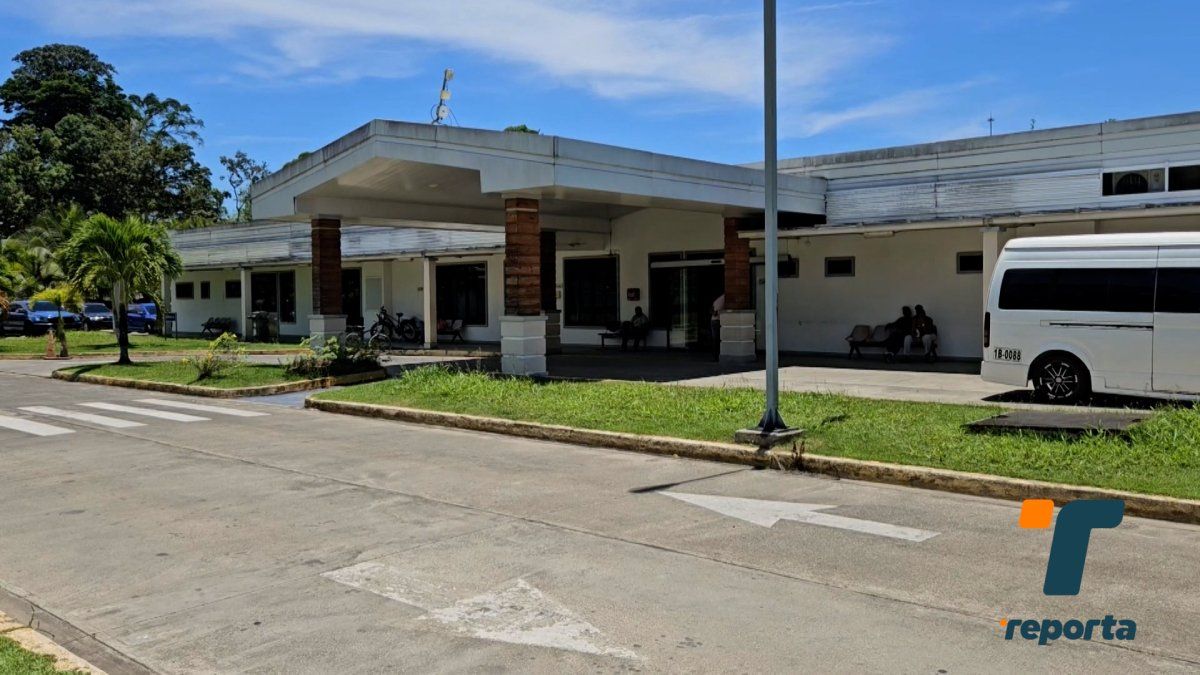 Exterior of a modern hospital building on Isla Colón where patients are calling for more staff and maintenance
