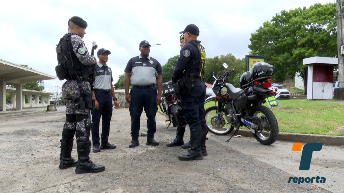Panama National Police officers standing in uniform during a Labor Day recognition event