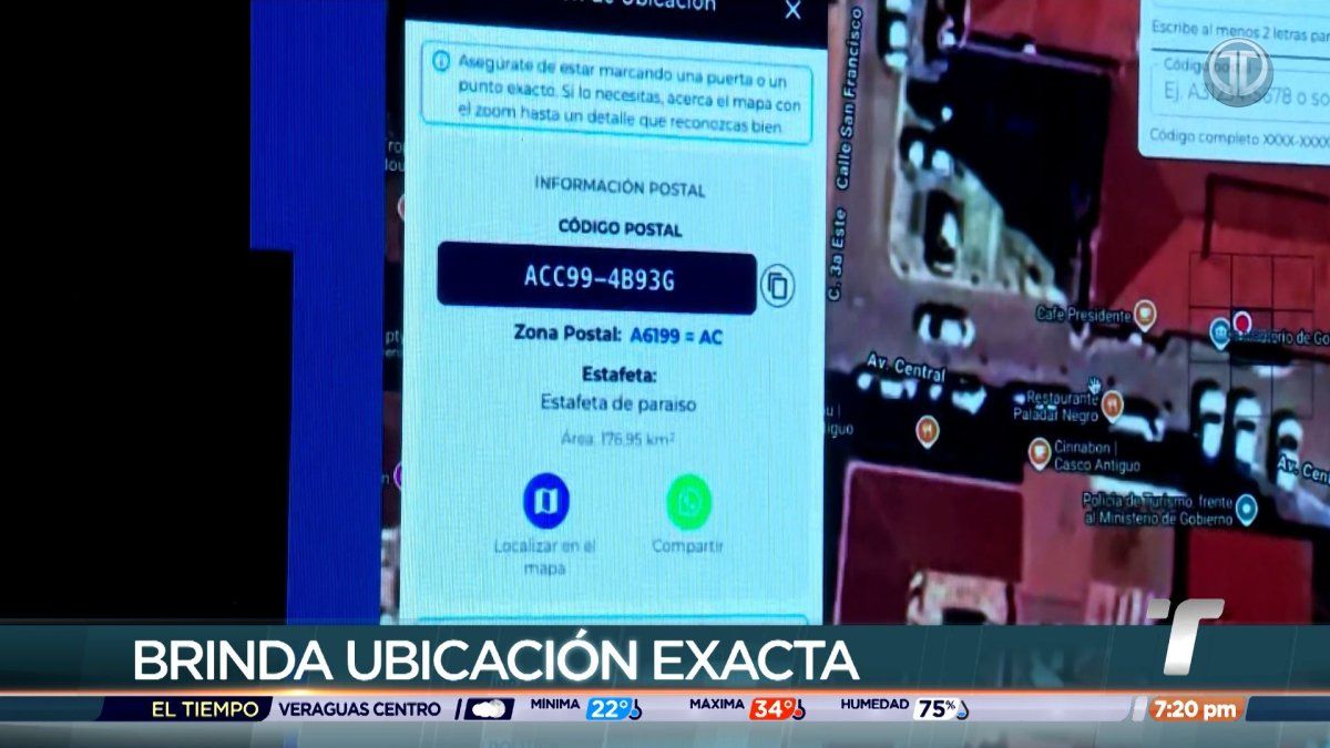 A person using a government website on a laptop to look up postal codes in Panama