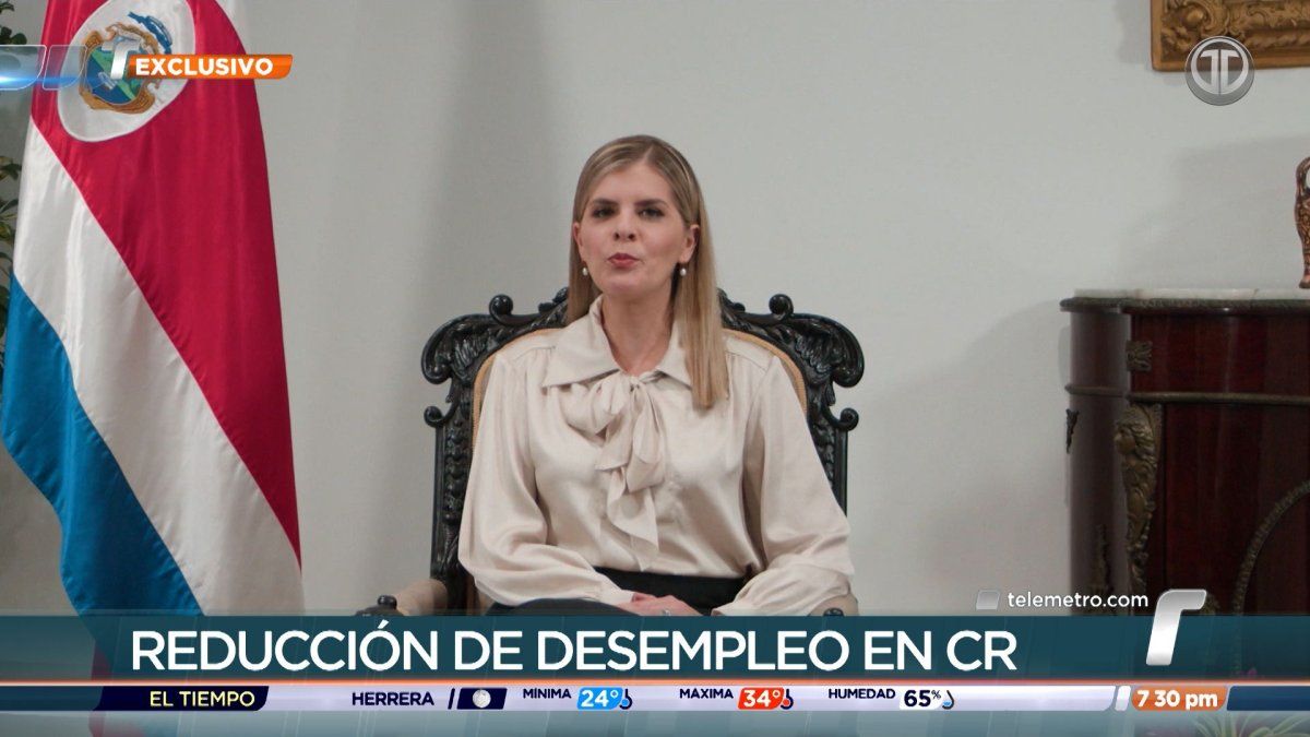 Laura Fernández speaking during an interview about Panama trade talks and Costa Rica's new government