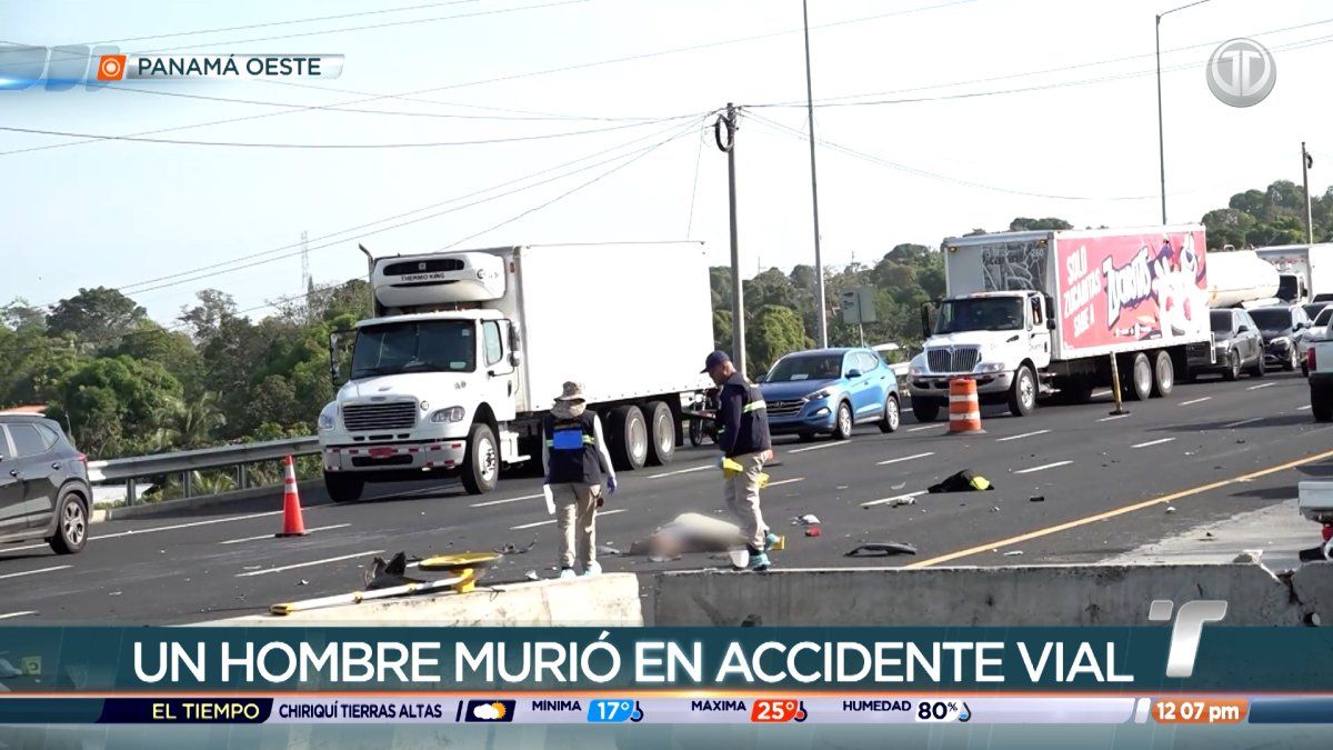 Traffic moving along the Arraiján–La Chorrera Highway in Panama near the scene of a pedestrian crash