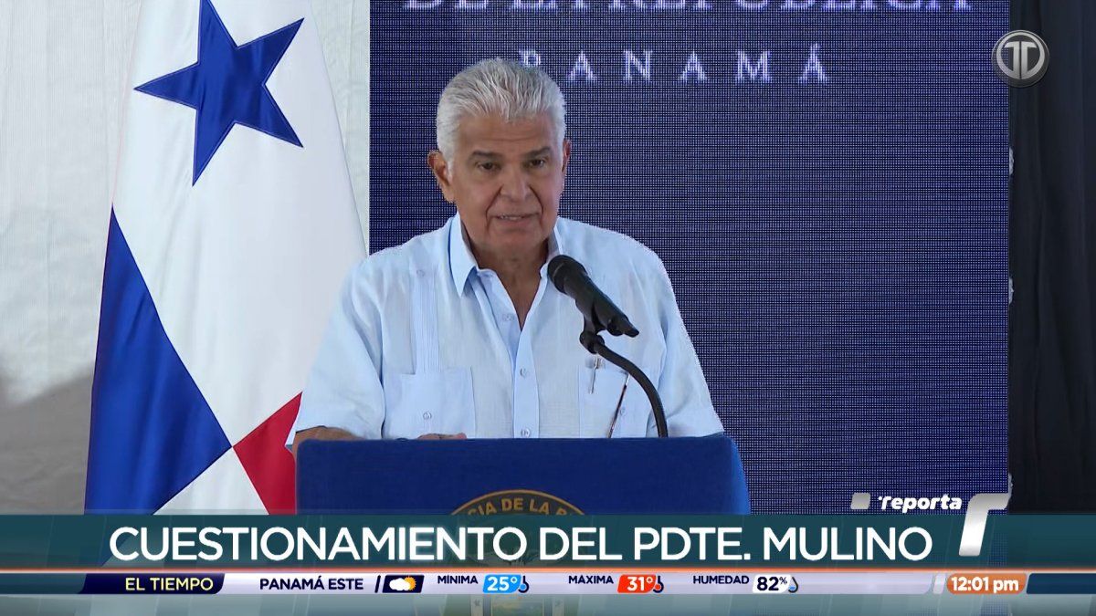 President José Raúl Mulino speaking at a public inauguration event related to water infrastructure in Panama