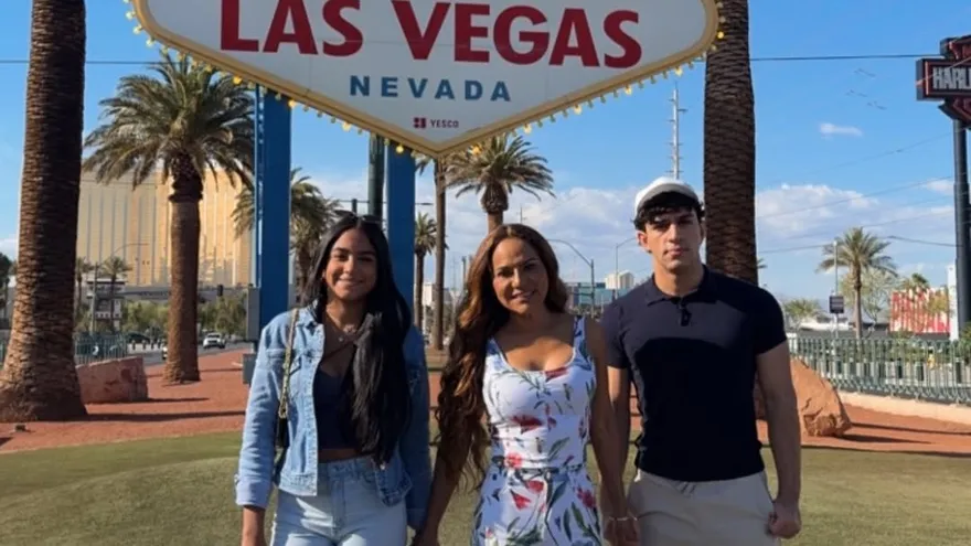 Panamanian singer Sandra Sandoval smiling during a family trip in Las Vegas after a busy music schedule