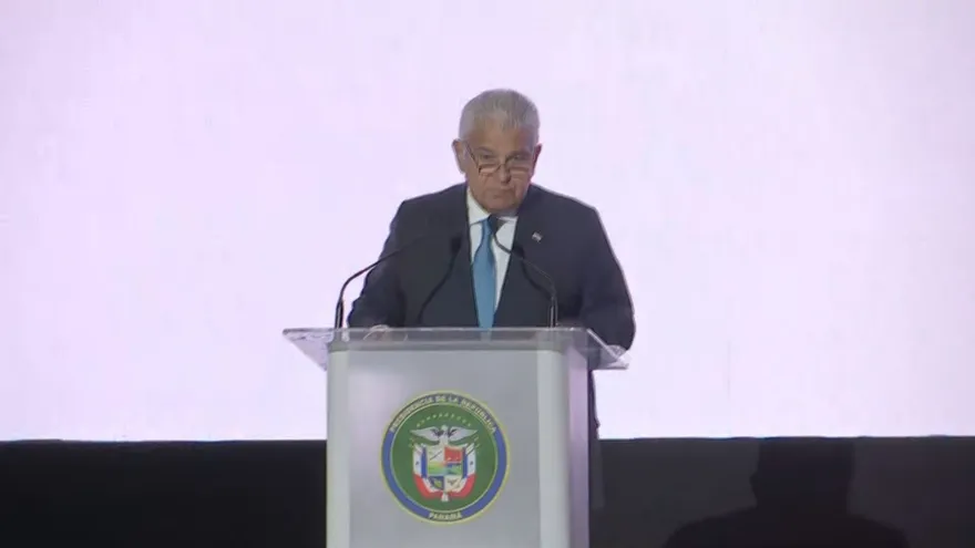 President José Raúl Mulino speaking at an international free zones congress in Panama City