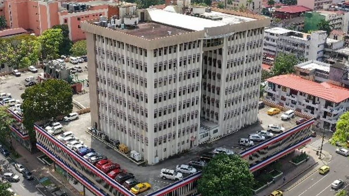 Exterior view of Panama City Hall as officials review pending employee benefit payments