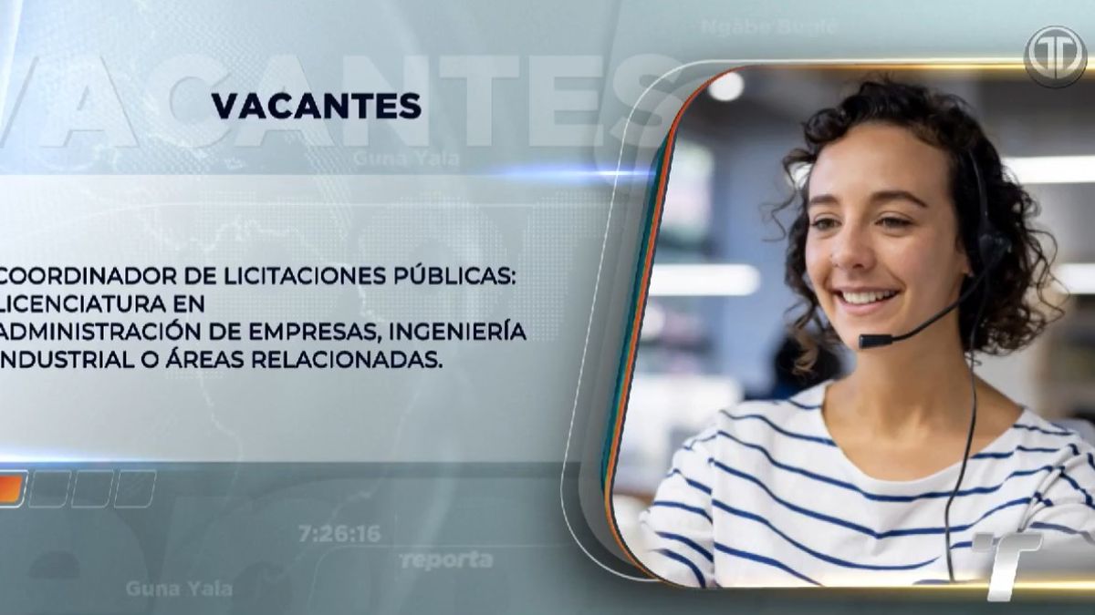 Officials from Panama’s labor ministry and Chamber of Commerce announcing new job vacancies